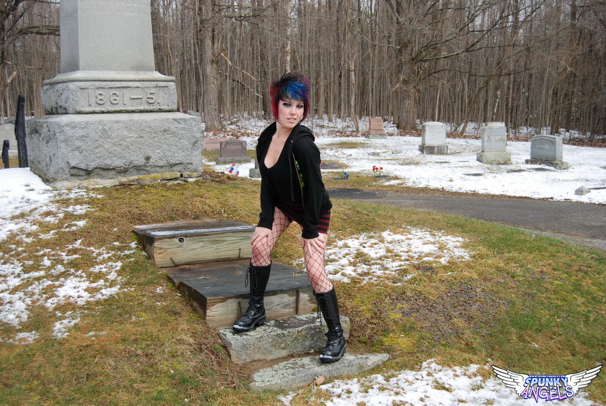 happy-halloween-as-dirty-tease-sabrina-flashes-her-tits-and-tight-pink-pussy-in-a-graveyard-01-1