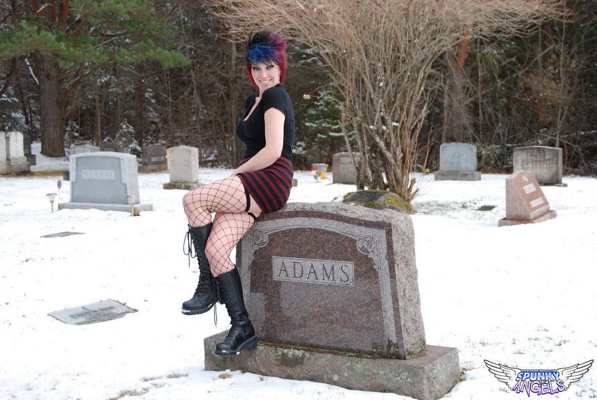 happy-halloween-as-dirty-tease-sabrina-flashes-her-tits-and-tight-pink-pussy-in-a-graveyard-07